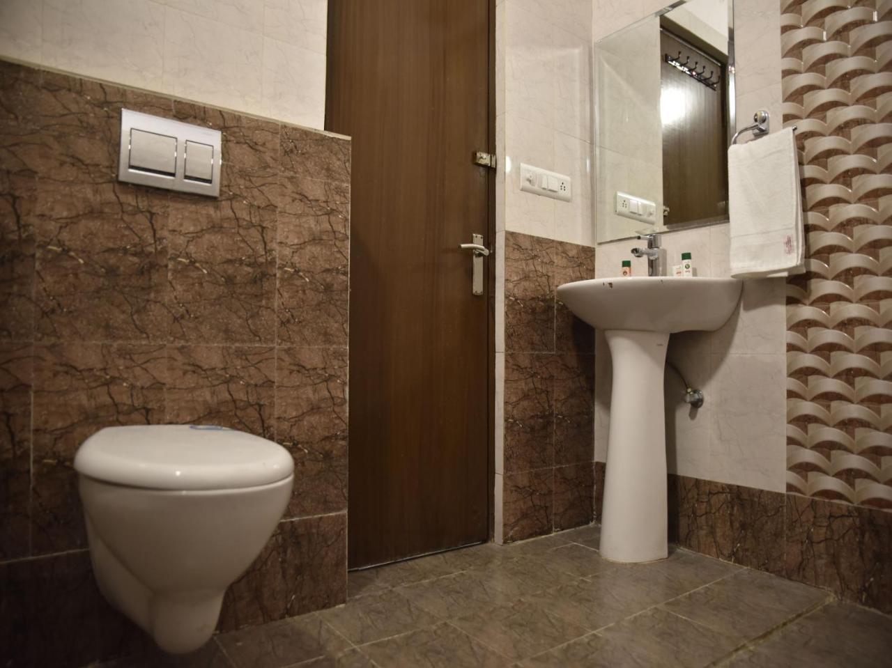 Hotel Rang Mahal Near Jaipur International Airport المظهر الخارجي الصورة